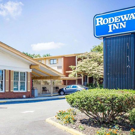 Rodeway Inn Huntington Station - Melville Kültér fotó