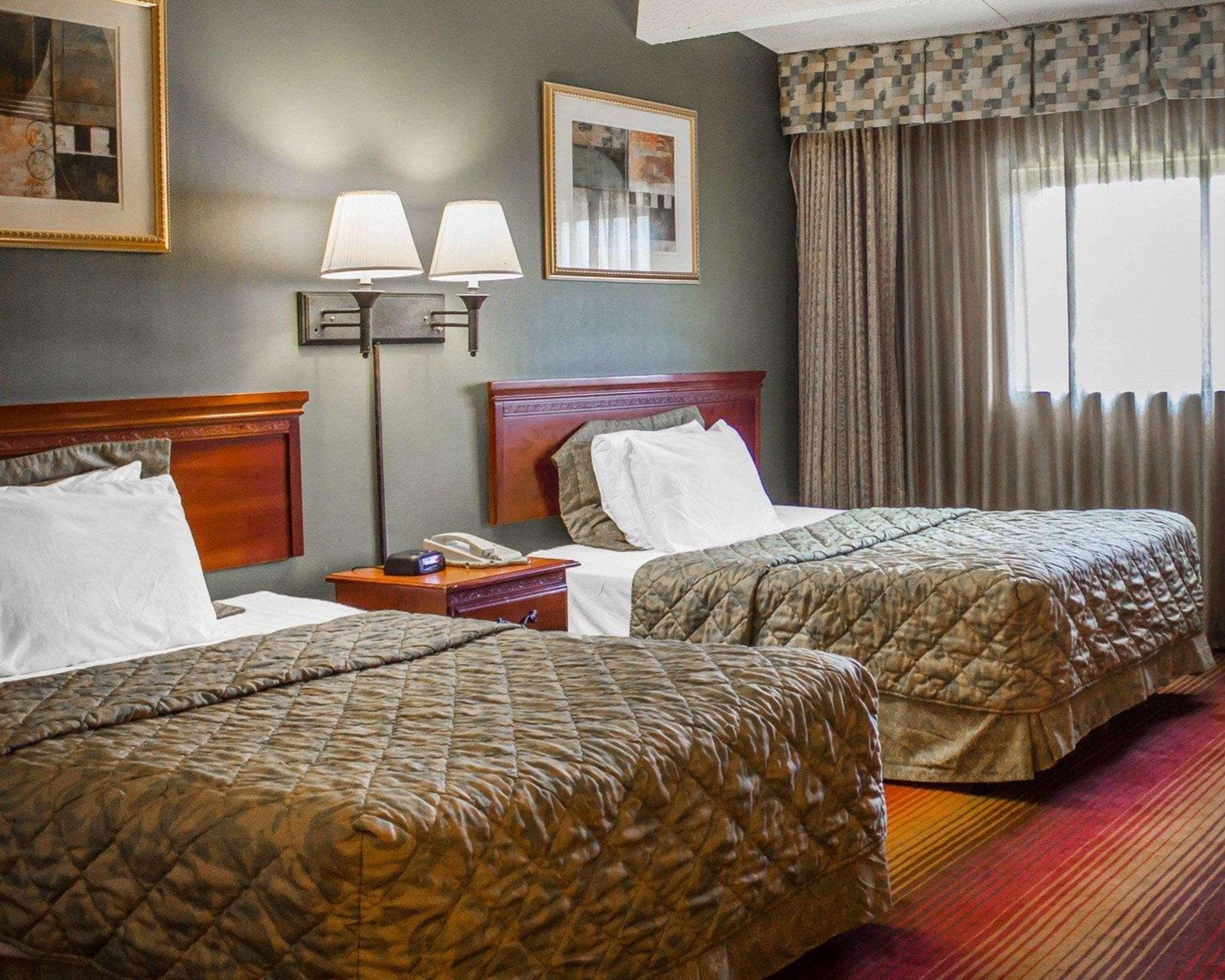 Rodeway Inn Huntington Station - Melville Kültér fotó