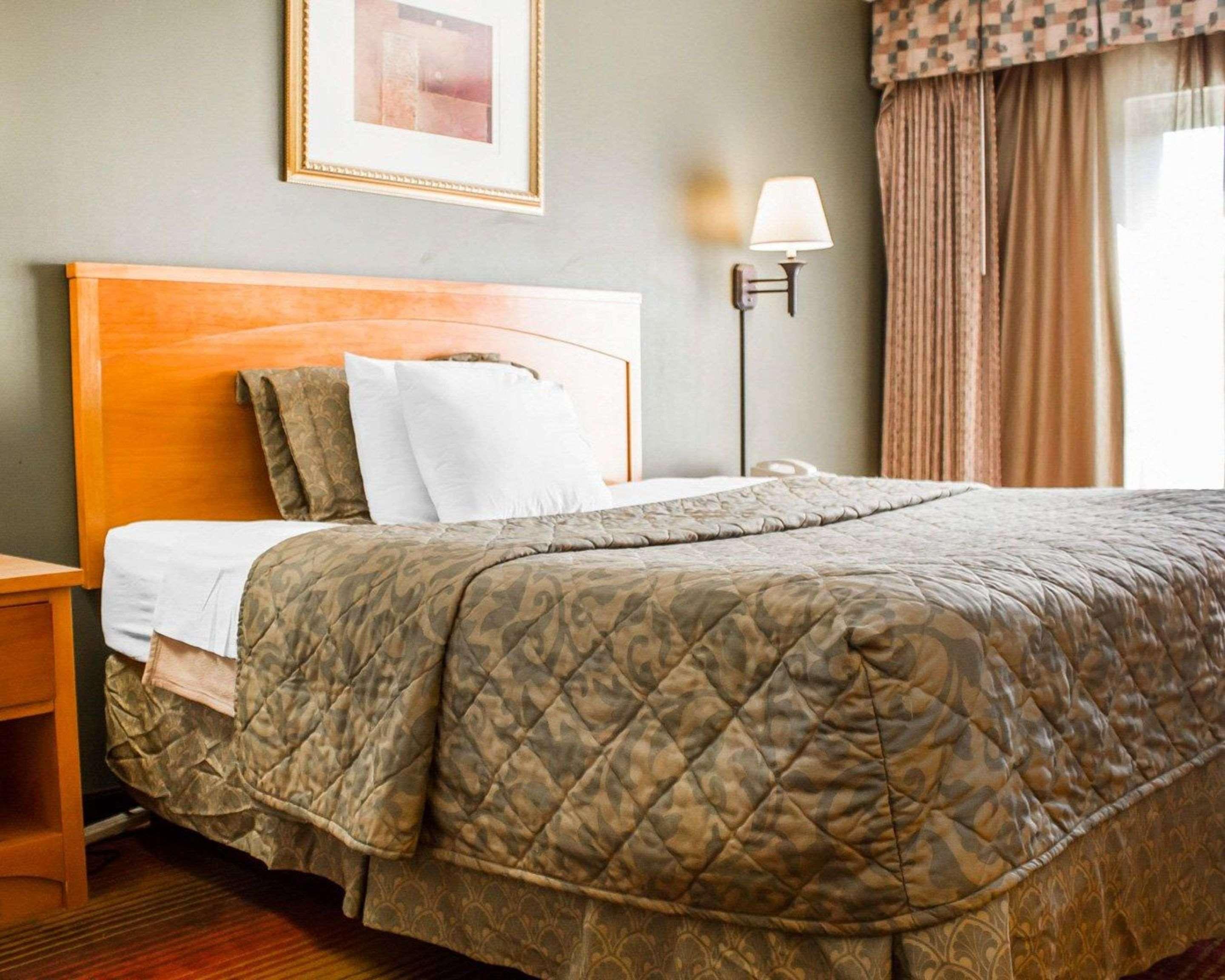 Rodeway Inn Huntington Station - Melville Kültér fotó