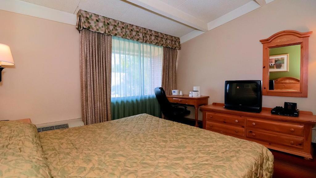 Rodeway Inn Huntington Station - Melville Kültér fotó