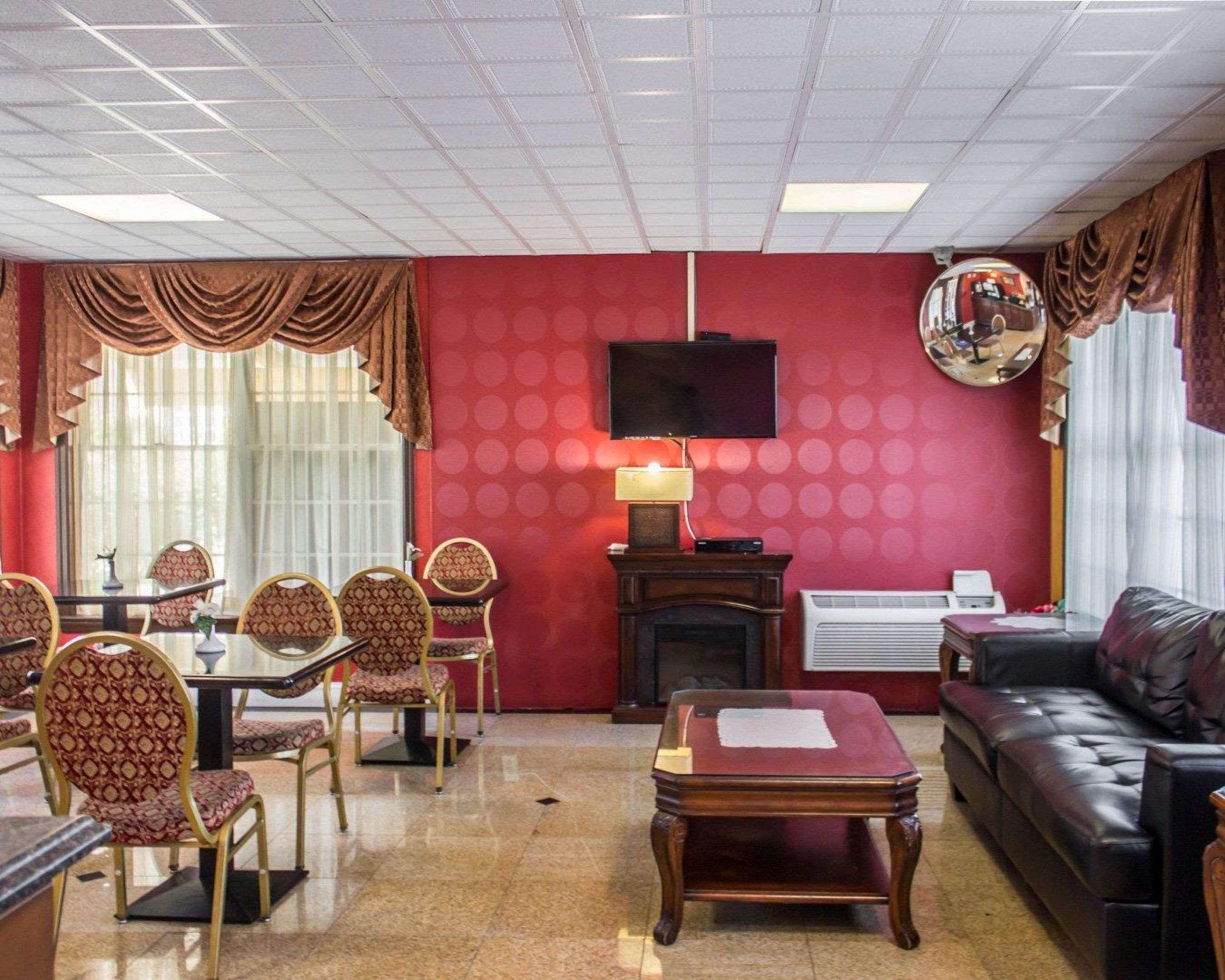 Rodeway Inn Huntington Station - Melville Kültér fotó