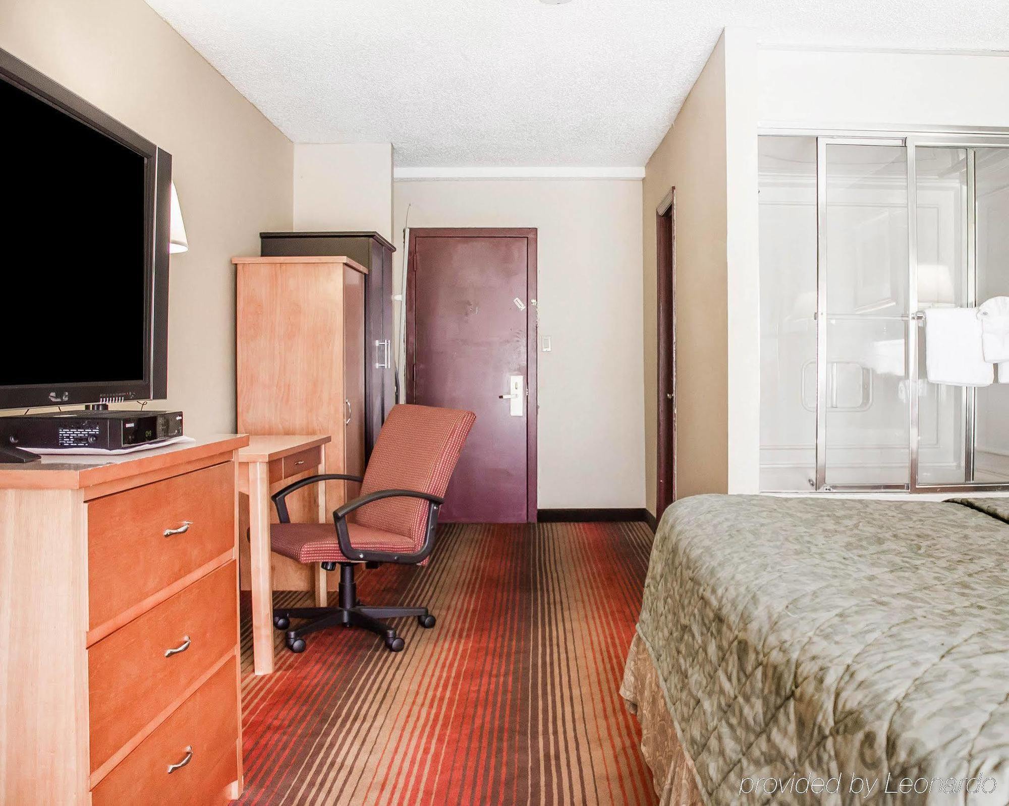 Rodeway Inn Huntington Station - Melville Kültér fotó